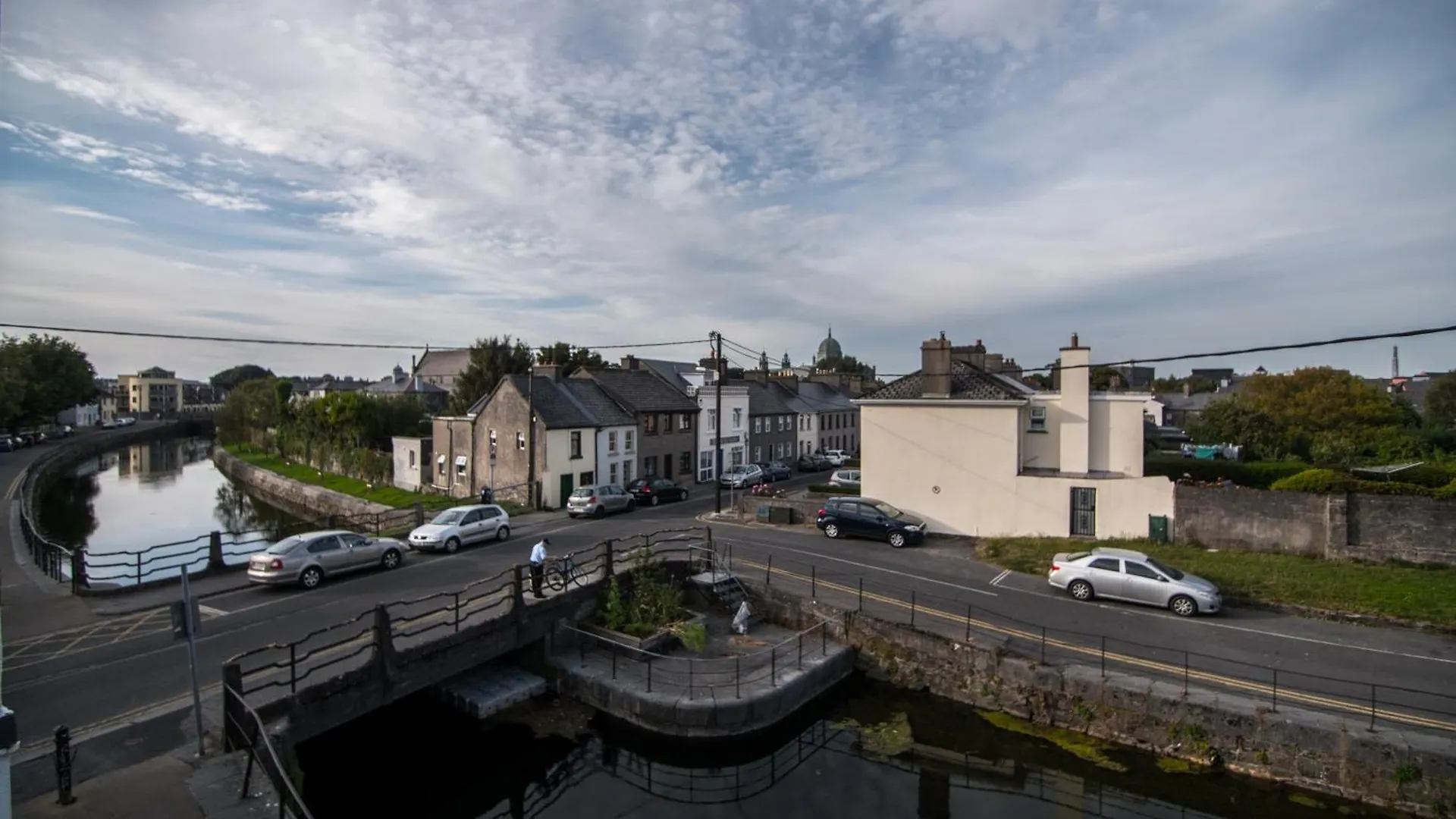 Donegan Court Aparthotel Galway 3*,  Irland