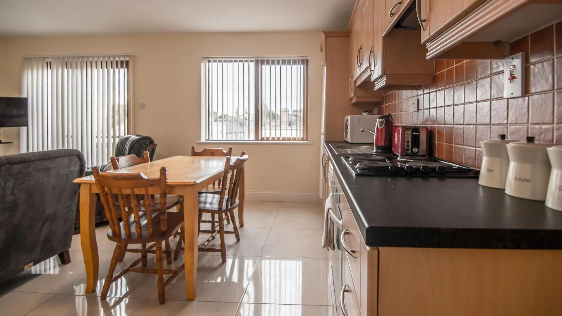 ***  Donegan Court Aparthotel Galway Irland