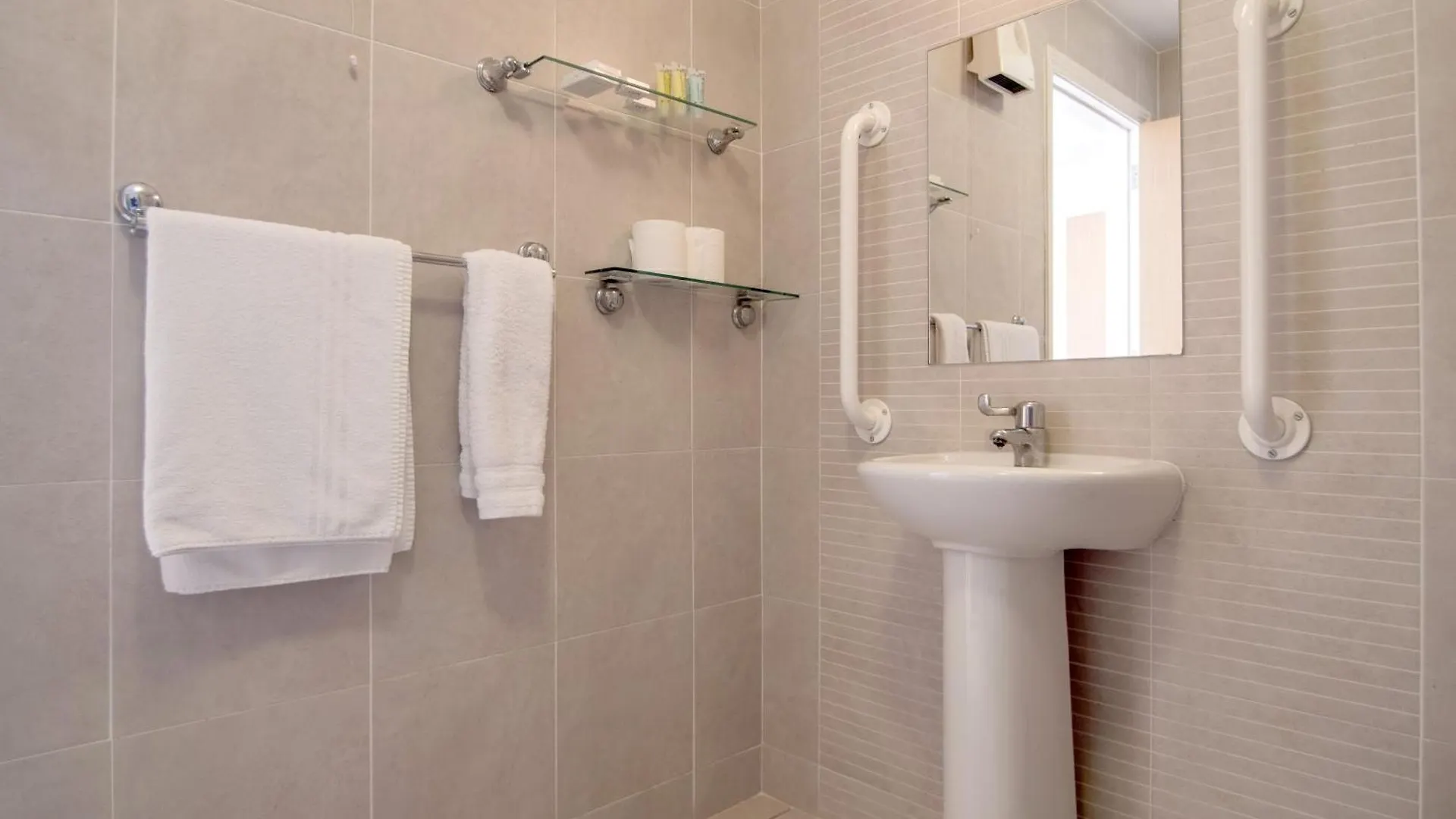 Donegan Court Aparthotel Galway Irland