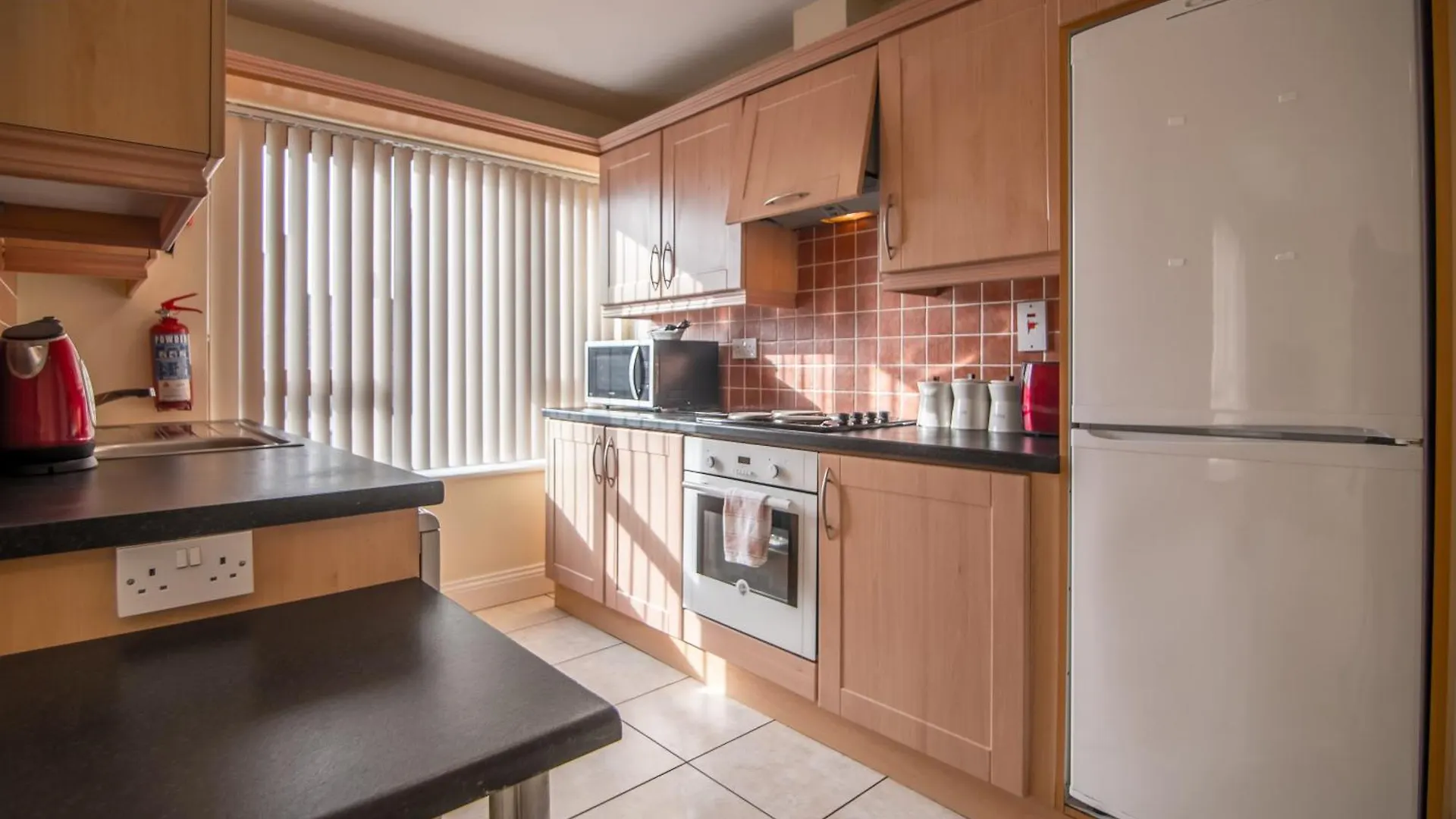 Donegan Court Aparthotel Galway 3*,